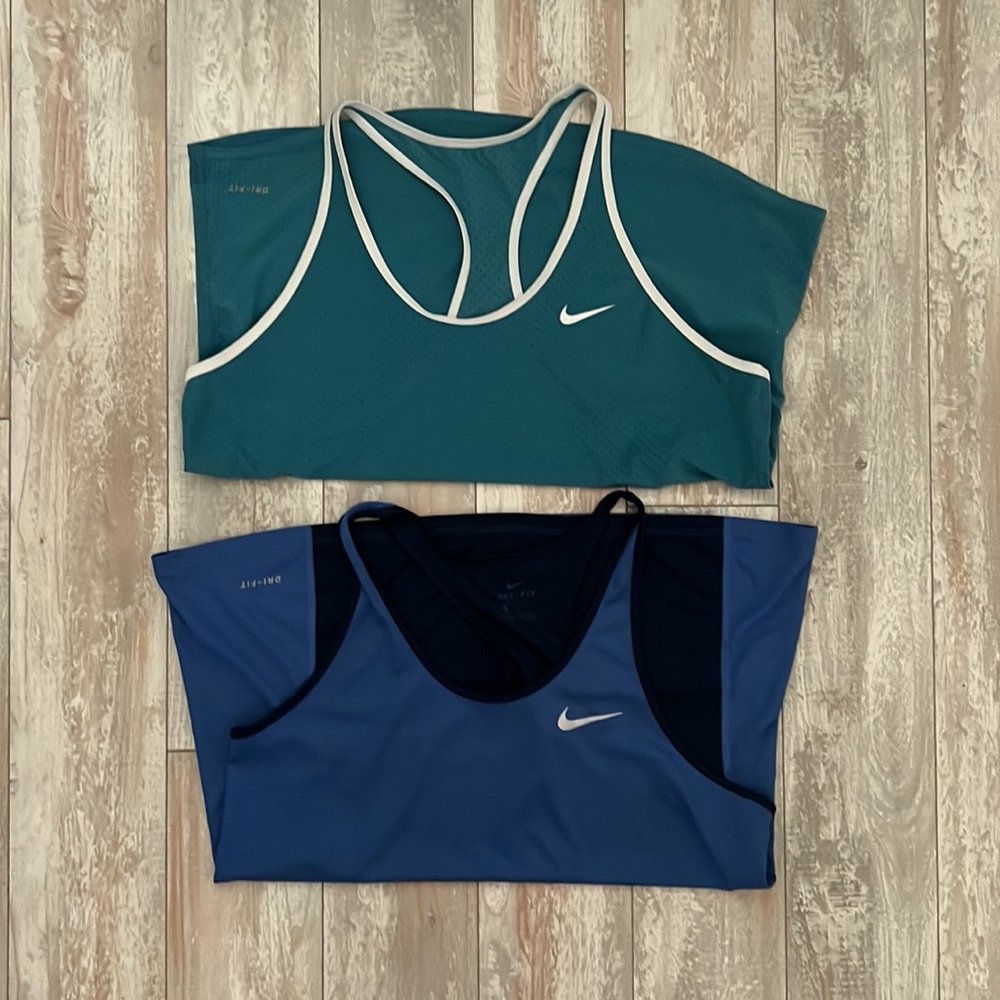 2 Nike tank tops Size L